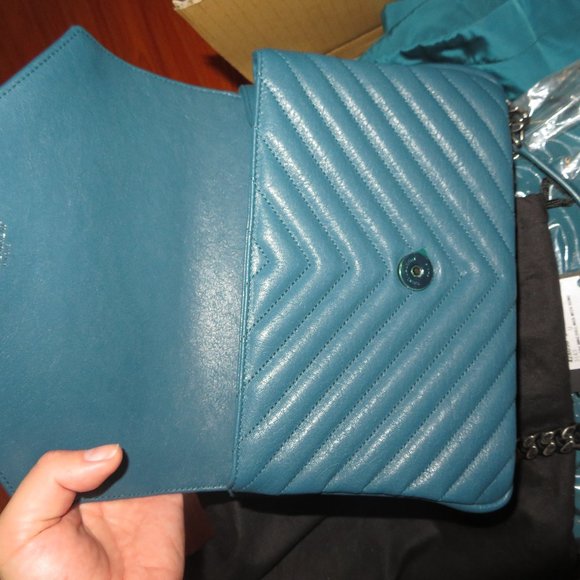 SAINT LAURENT Medium College Bag Peacock Green - Picture 8 of 17